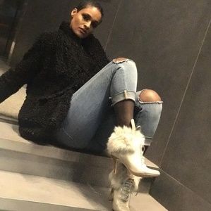 Lamb fur mid size heel ankle boots